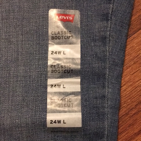 Levi's Classic Bootcut Jeans - Picture 2 of 9